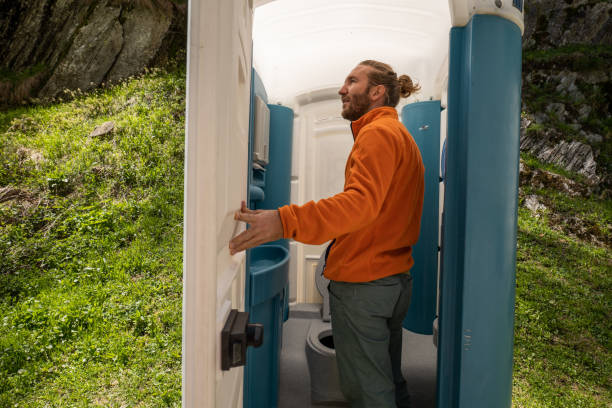 Best Porta potty rental near me  in Hartville, OH